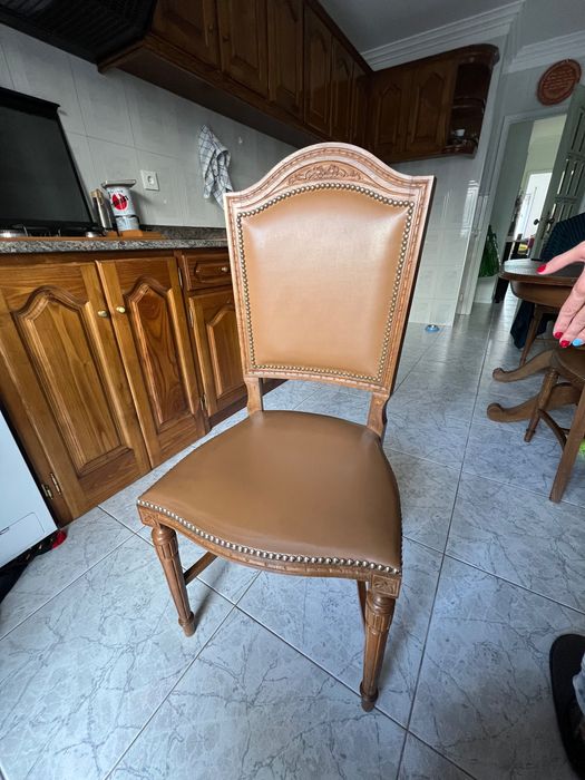 Mesa extensível mais 6 cadeiras