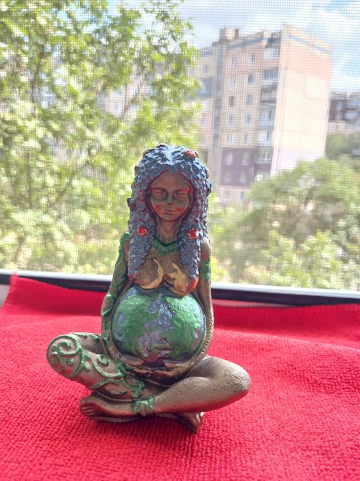 Статуетка з гіпсу Гайя