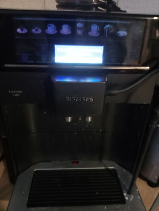 Sprzedam  ekspres do kawy Siemens.