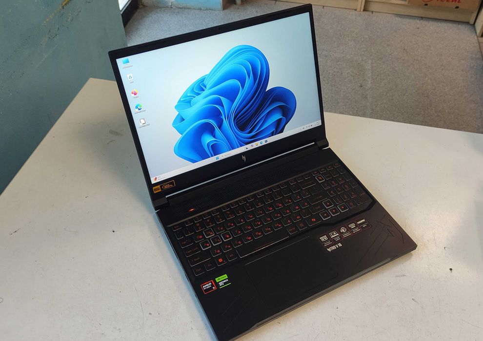 Laptop Acer Nitro V16, Ryzen 5 8645HS, 32GB, SSD 1TB, RTX 4050,  165Hz