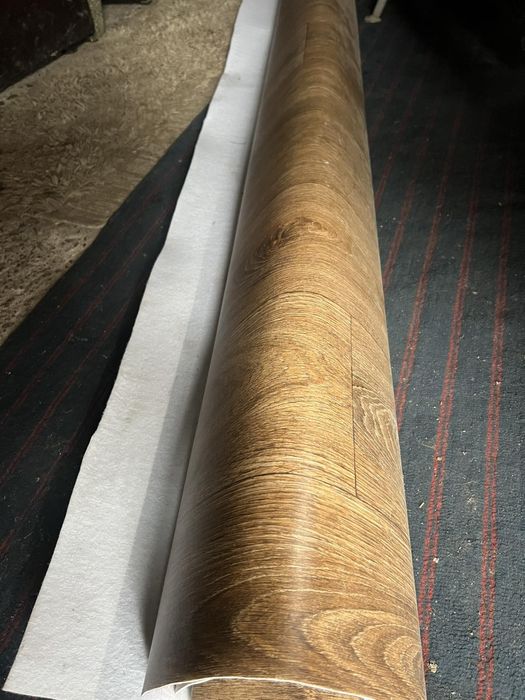 Продається лінолеум з нових рулонів та рулони працюєм по передоплаті