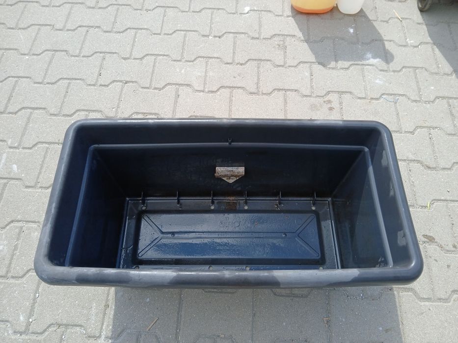 Donica plastikowa na kwiaty