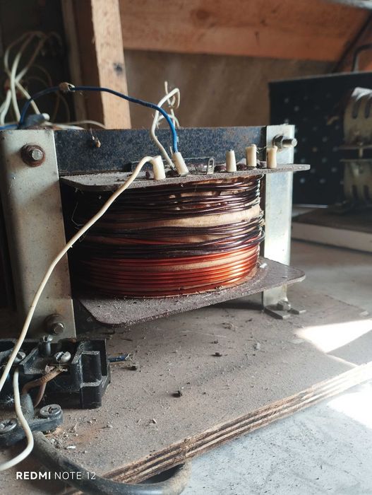 Трансформатор . Зарядне.