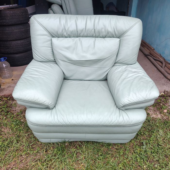 Продам  шкіряний гарнітур 3+2+1 .