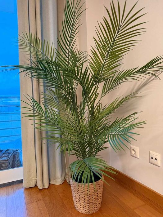 2 Plantas artificiais IKEA com vasos decorativos