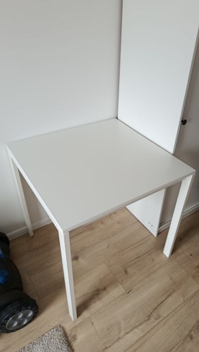 Stół metalowy biały