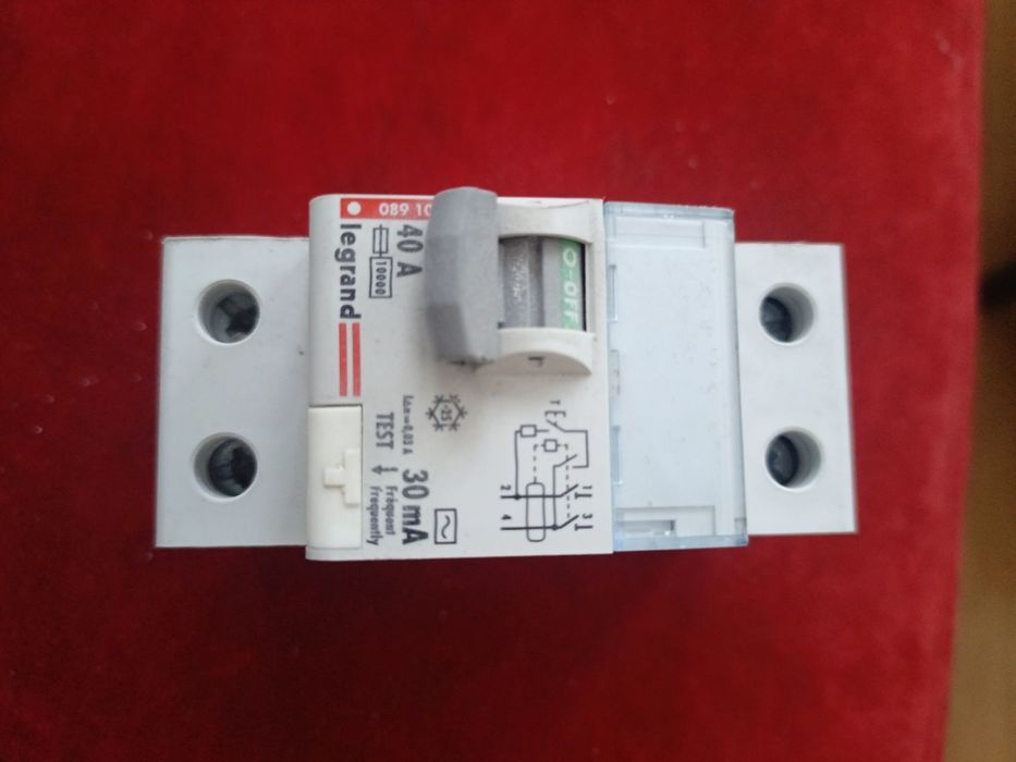 Wyłącznik Różn. - Prądowy