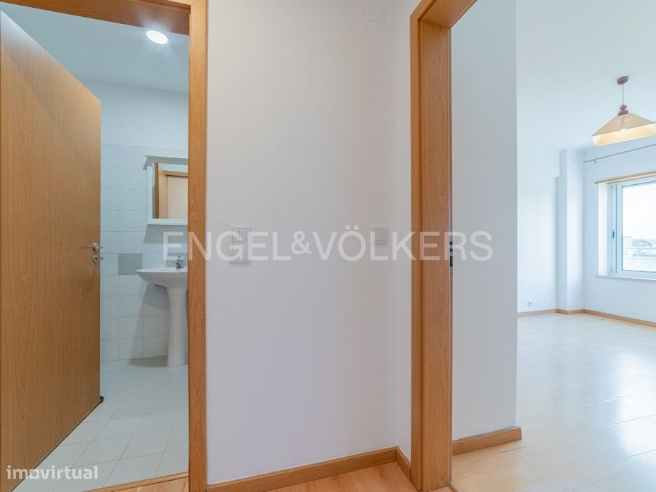 Espaçoso T2 com garagem e arrecadação