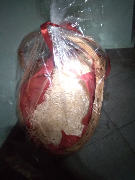 Плетена люлька-переноска із лози для новорожденных корзинка подарок