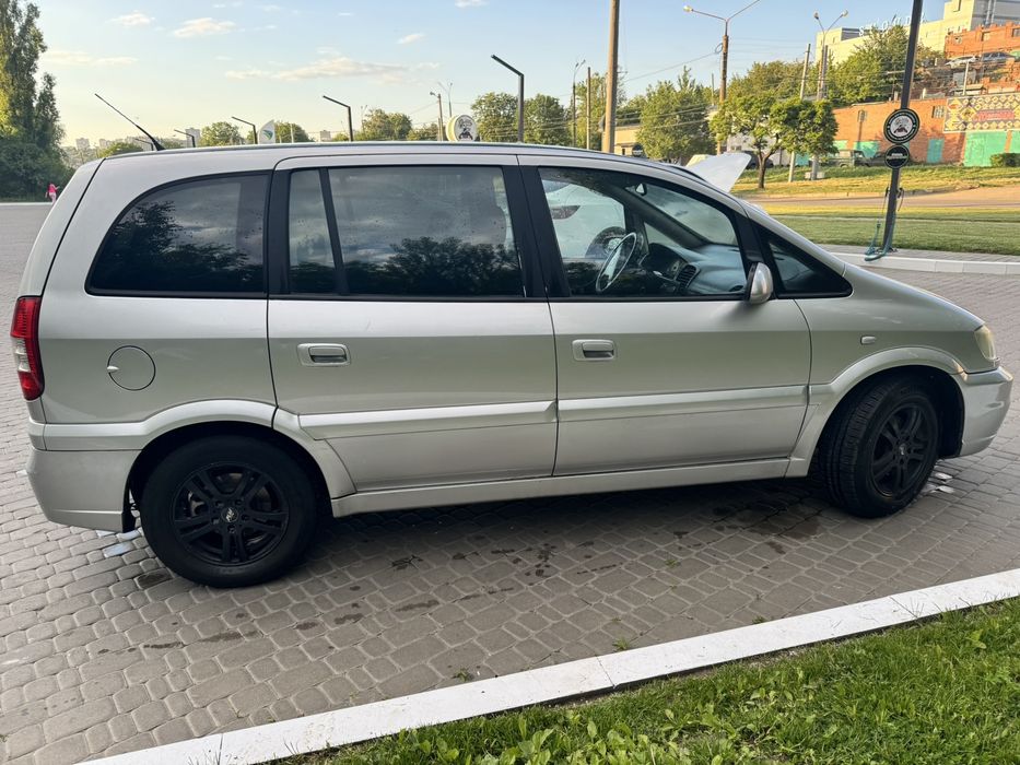 Продам Opel Zafira 2,2 дизель
