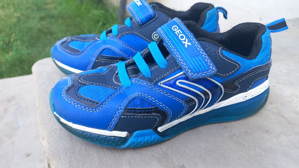 Кросівки Geox 33