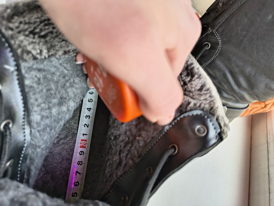 Зимові жіночі чоботи на платформі р40