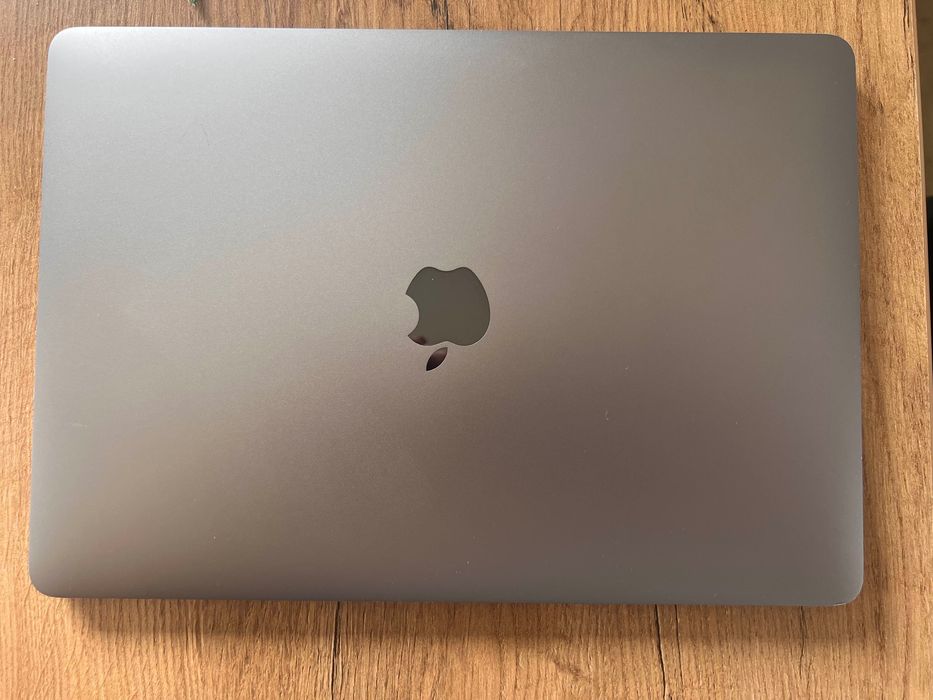 MacBook Pro 13", v2017r., 3,1GHz Intel I5, 16GB ram, 256GB, Touch bar