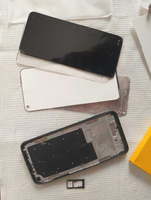 Телефон Realme 9 Pro 128Гб 8Гб 64мегапікселів смартфон побитий