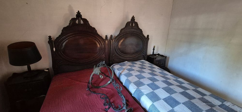 Última chance. A vender amanha. Última baixa!!! Duas camas D. Maria co