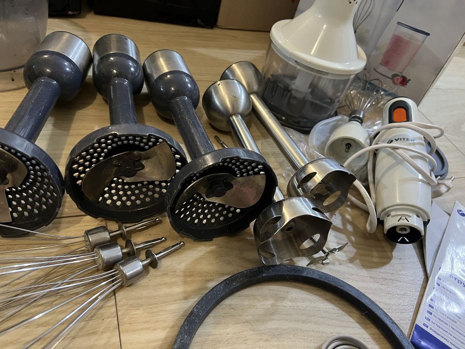 Блендер вітек на запчастини vitek VT-1480 GY VT-1451W