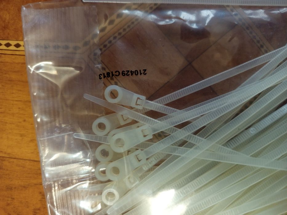 Хомут с монтажным отверстием, цвет белый, полиамид 6,6, 3,6х150 мм 252