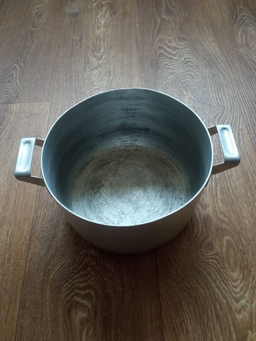 Продам кастрюлю алюминевую