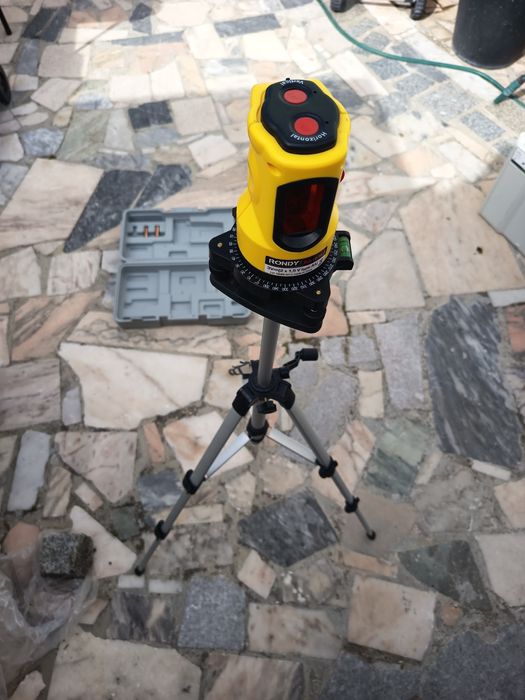 Laser com tripé para bricolage
