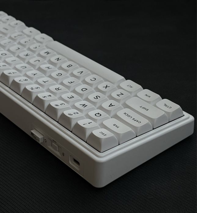 Беспроводная игровая механическая клавиатура royal kludge rk r65 65%