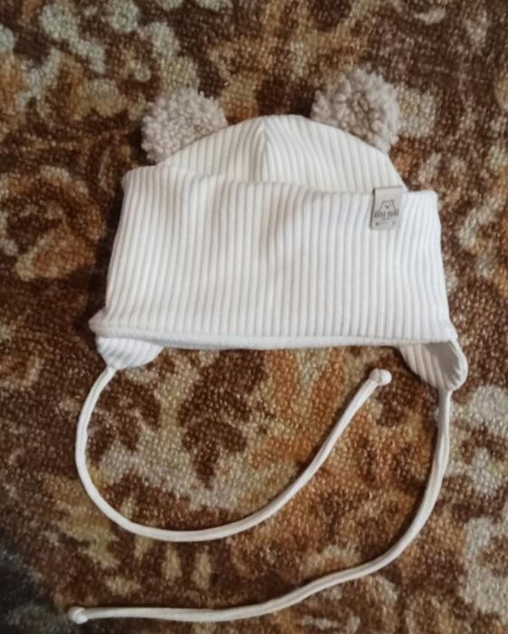 Демісезонна шапка для малюка 40-42