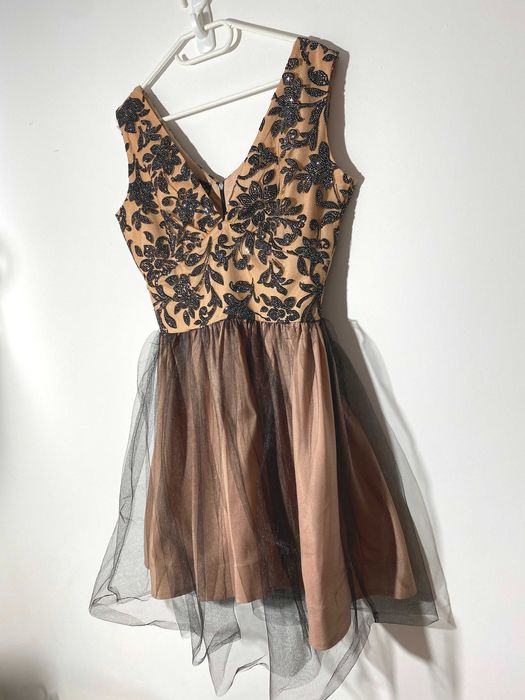 sukienka rozkloszowana tiul S M błyszcząca beż nude Sylwestrowa mocha