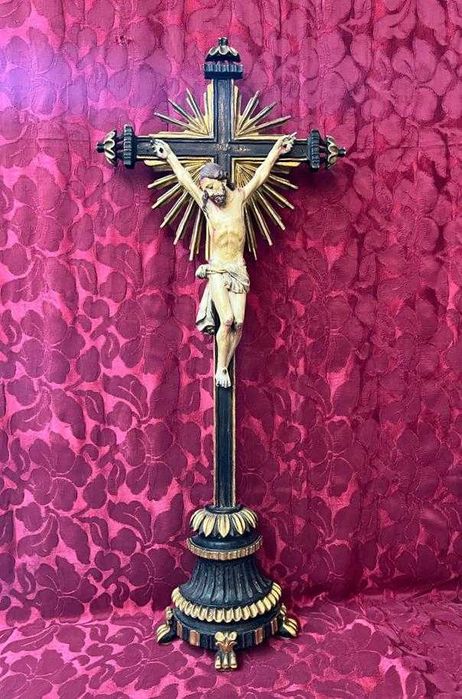 Crucifixo Português em Madeira