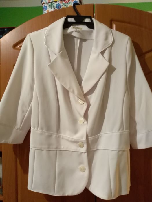 Szykowny zakiet rozm. 44