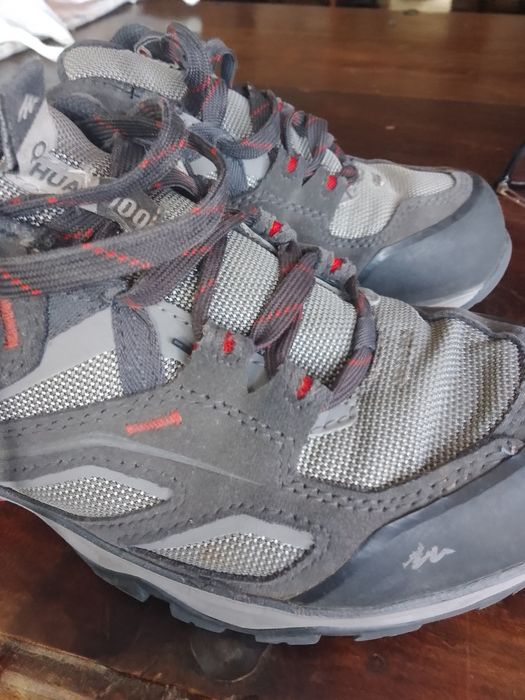 Sapatos de caminhada Quechua impermeáveis rapaz