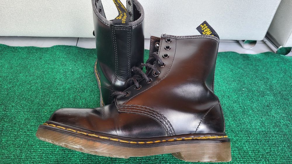 Botas pretas Dr. Martins 36
