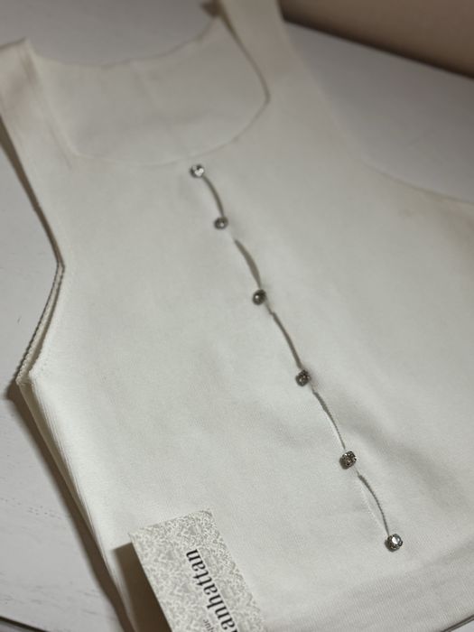 Продається топ(майочка) із камінцями