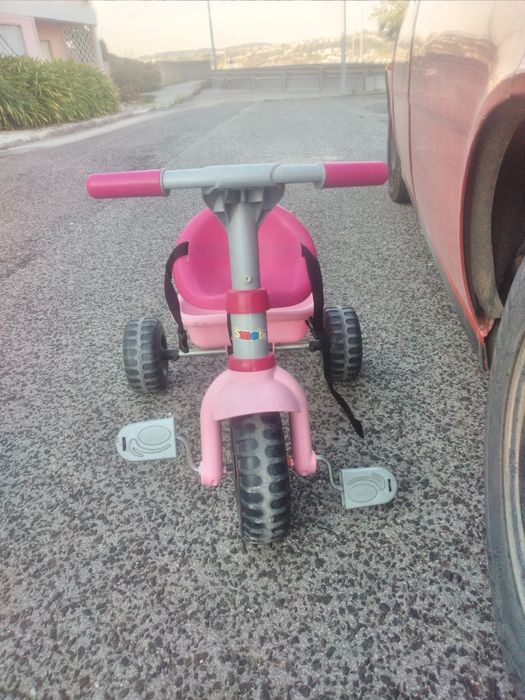 Vendo triciclo de criança por 10€ para despachar!!