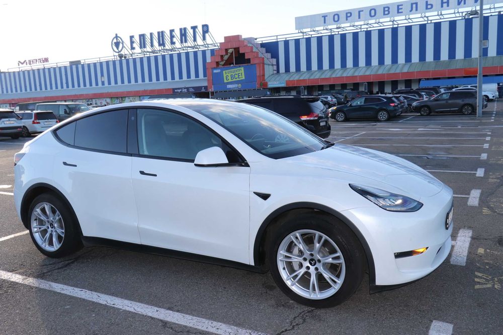 Tesla Model Y 2020 Long Range, в гарному стані!