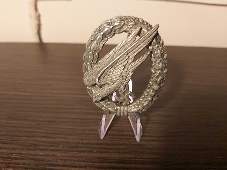 Oryginalny Fallschirmjäger Abzeichen Luftwaffe obniżka ceny.