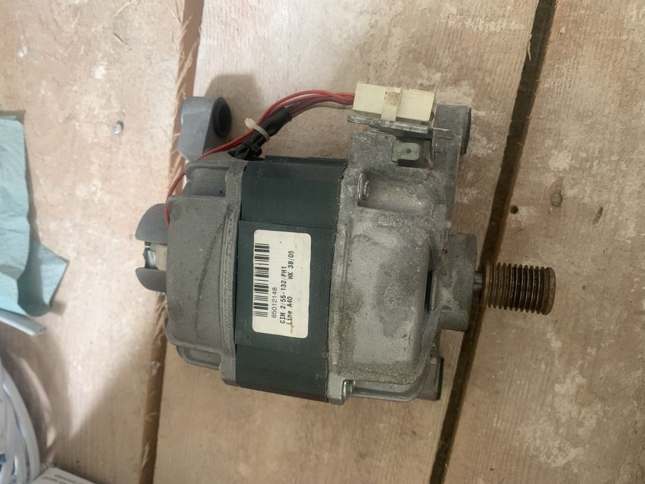 Мотор  Стиральная машина Ariston AVTL 109