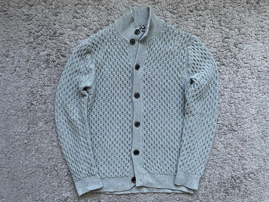 Męski, szary sweter w rozmiarze M