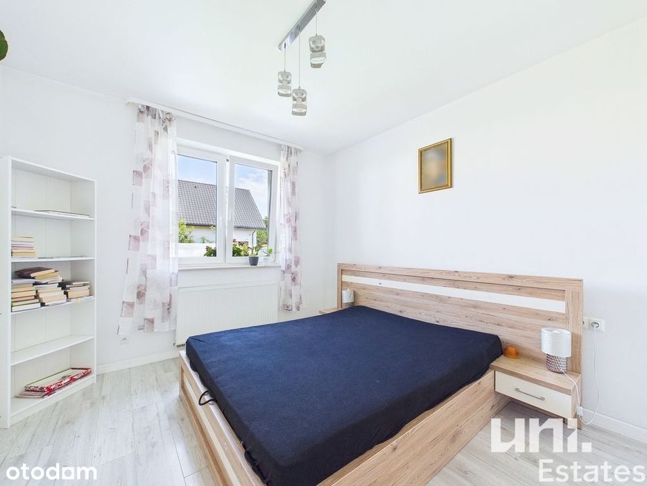 Dom parterowy z poddaszem obok Zatoru
