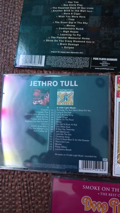 Conjunto de CDs 
Novos e Selados  nn
50€