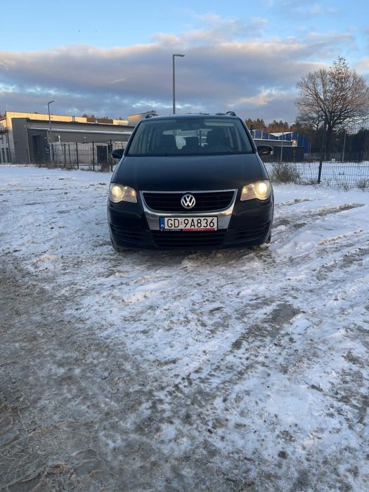 VW Touran 1,9 TDI Klima DSG Opony zimowe HAK