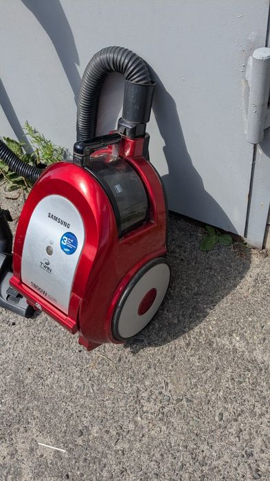 Пылесос  Black  Decker новый акб