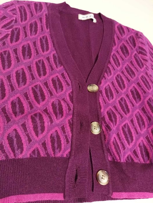 Casaco de malha com decote em V