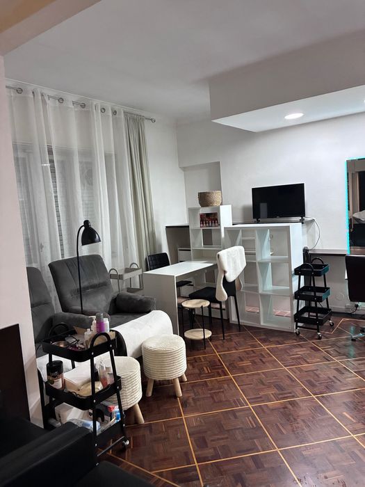 Aluga-se Sala em Salão de Beleza em Cascais