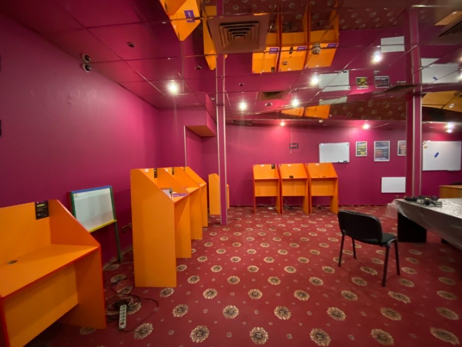 Двоповерхове приміщення 353 м² на пр. Соборний, 152 (пл. Пушкіна)