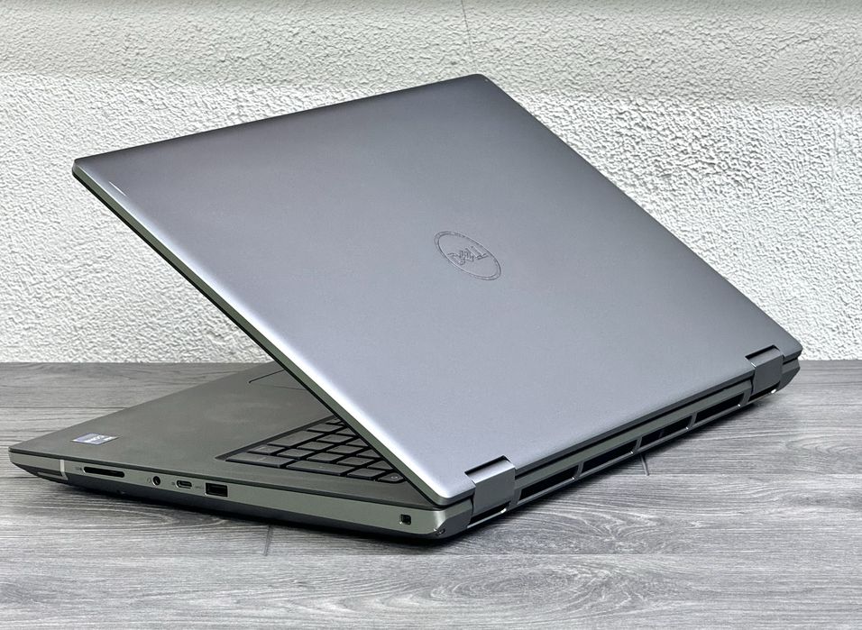 МОНСТР!!! Dell Precision 7780 / 17 Дюймів / DDR5 128Gb / i9-13950Hx / RTX 5000 16Gb