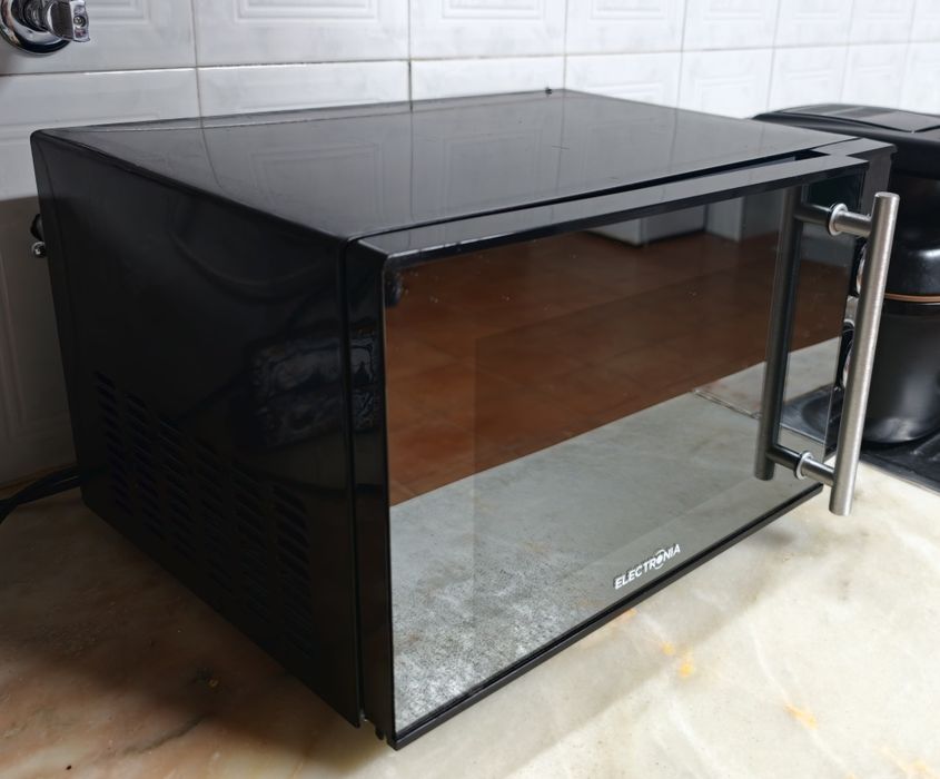 Microondas Eletrônia