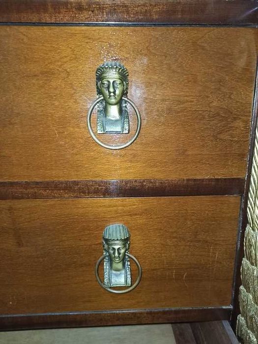 Cómoda Antiga com Tampo em Mármore Negro