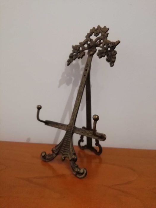 Suporte de pratos / livros
