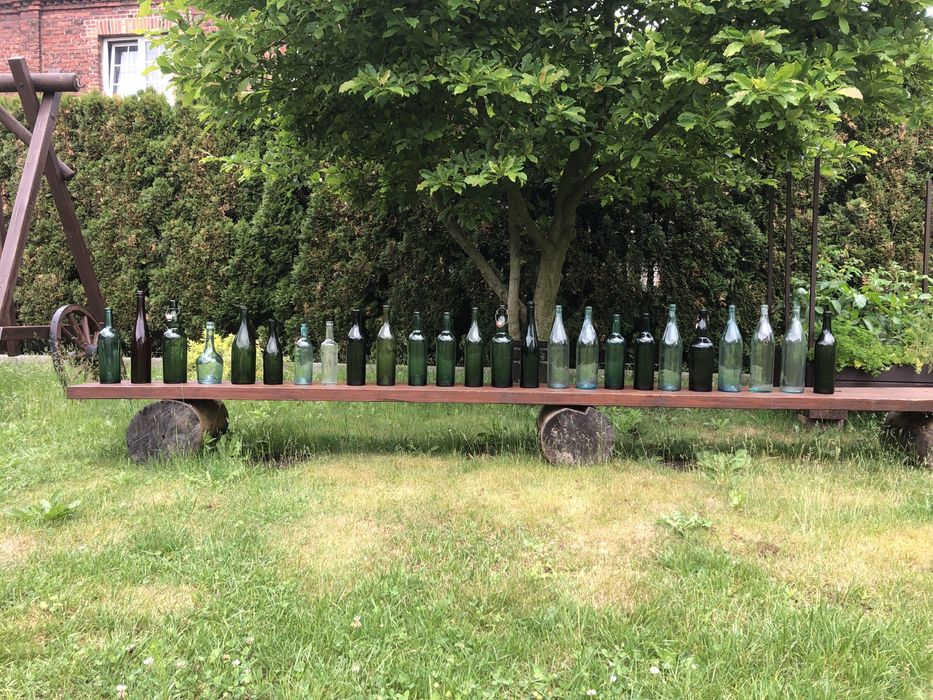 Kolekcja 25 butelek z okresu 2 wojny światowej