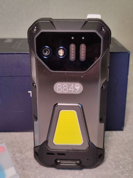 Захищений Смартфон TANK MINI з прожектором та великим Акумулятором