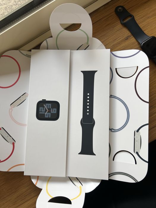 Apple Watch SE - 2.ª geração (GPS + Cellular) 40 mm